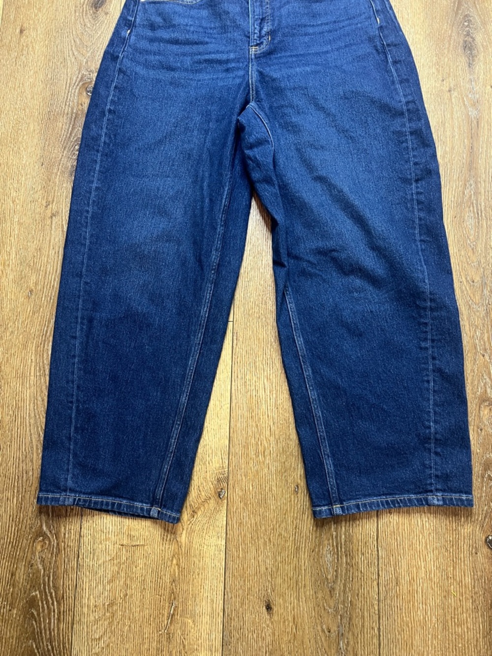 SPANX Barrel Leg Jeans in Medium Wash Size L - Picture 7 of 10